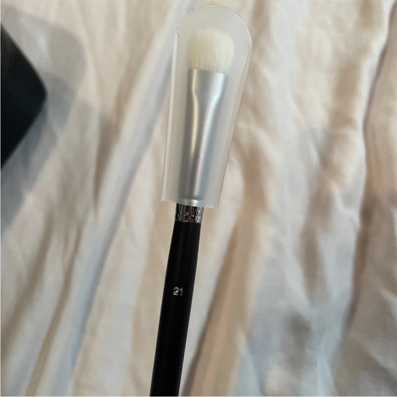 Dior Makeup Toiletry Bag w/Brush Set GWP - Picture 5 of 15